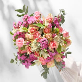 Handgebundener Blumenstrauß