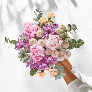 Hand-tied flowers